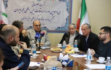 نشست مطبوعاتی دکتر پوریا ریاست فدراسیون بدمینتون