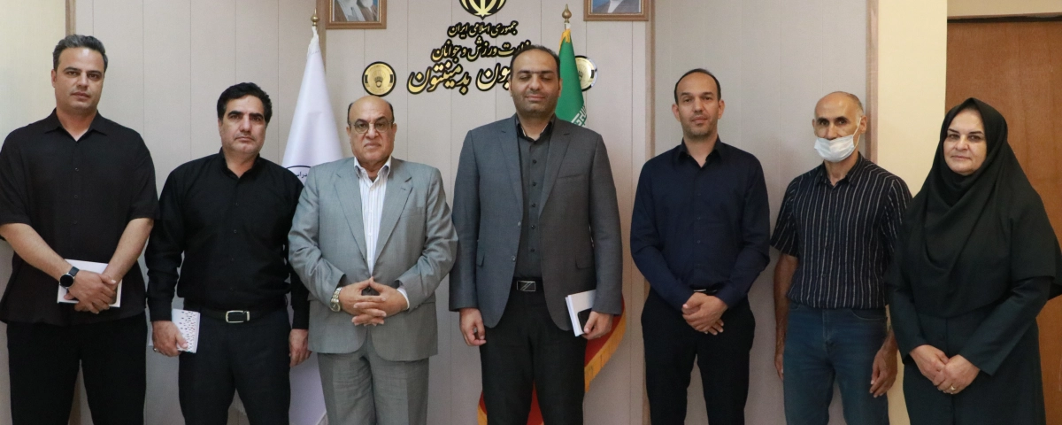 نشست مشترک مسئولان فدراسیون بدمینتون و ورزش استان مرکزی برای بررسی برنامه‌های حمایتی امیرعلی احمدلو