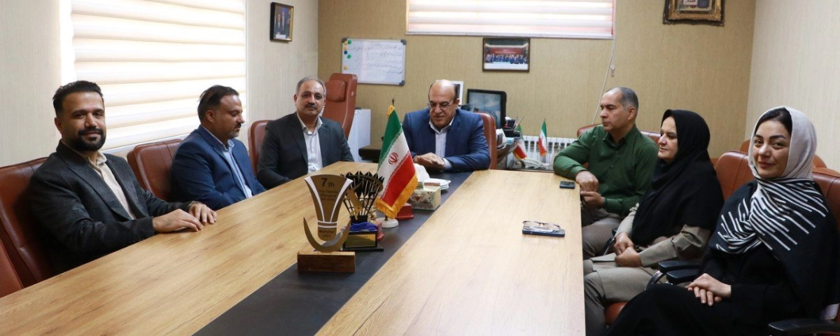 بررسی عملکرد و برنامه‌های توسعه‌ای بدمینتون استان بوشهر در نشست با رئیس فدراسیون