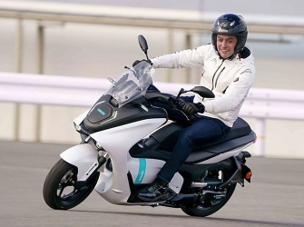 موتور سیکلت برقی جدید یاماها E01