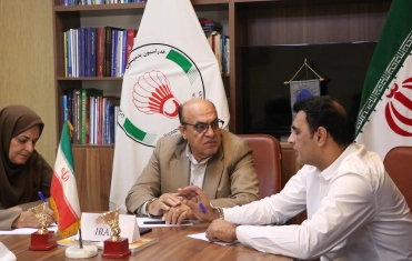 جلسه ی پایانی مدیرتوسعه بدمینتون آسیا با دکتر پوریا در محل فدراسیون بدمینتون