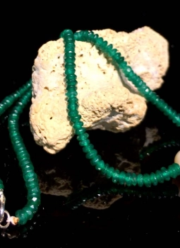 گردنبند زمردهندی کد1205