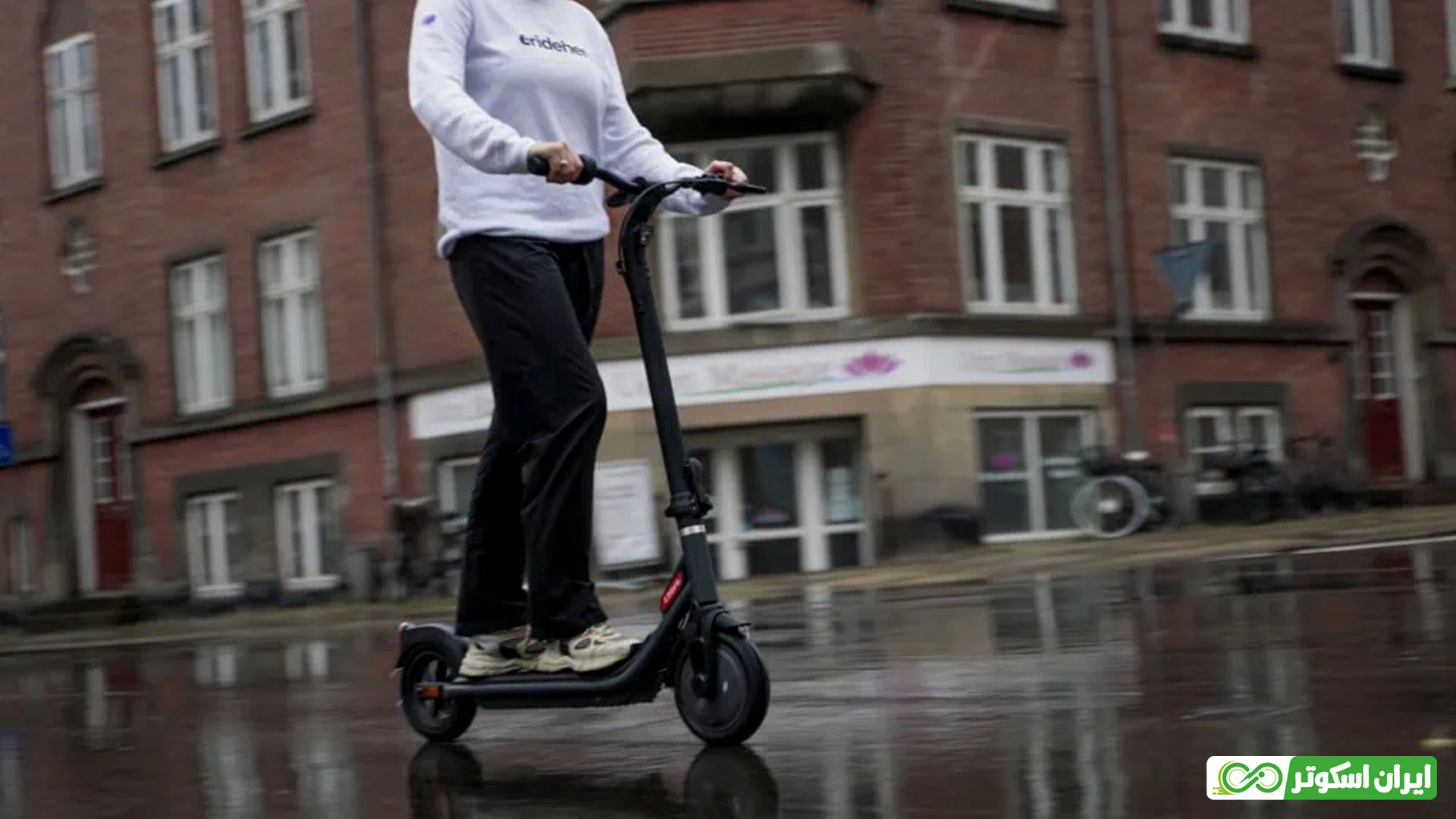 استفاده از اسکوتر بری در هوای بارانی