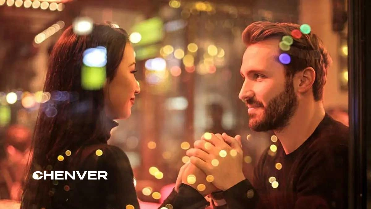 چه عطری برای قرار عاشقانه بزنیم؟ راهنمای انتخاب رایحه‌ای که جذب می‌کنه!