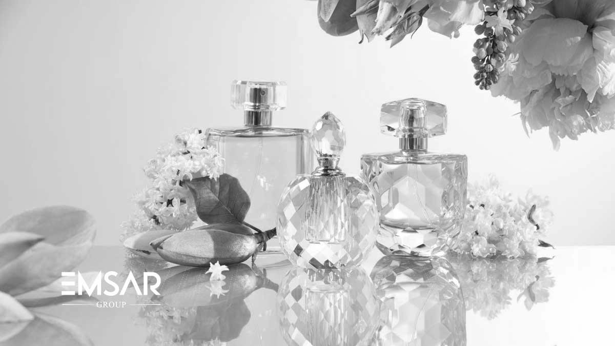 چرا برخی عطرها بعد از چند دقیقه بوی متفاوتی می‌دهند؟
